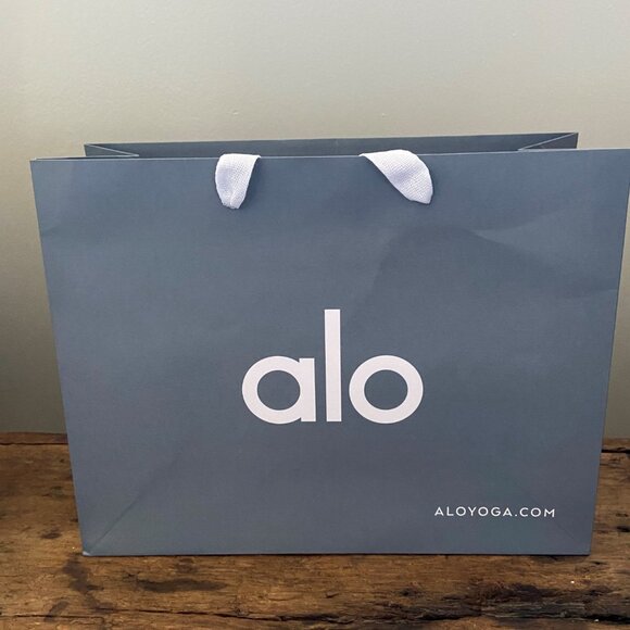 5 Alo Shopping Bags - Picture 4 of 8